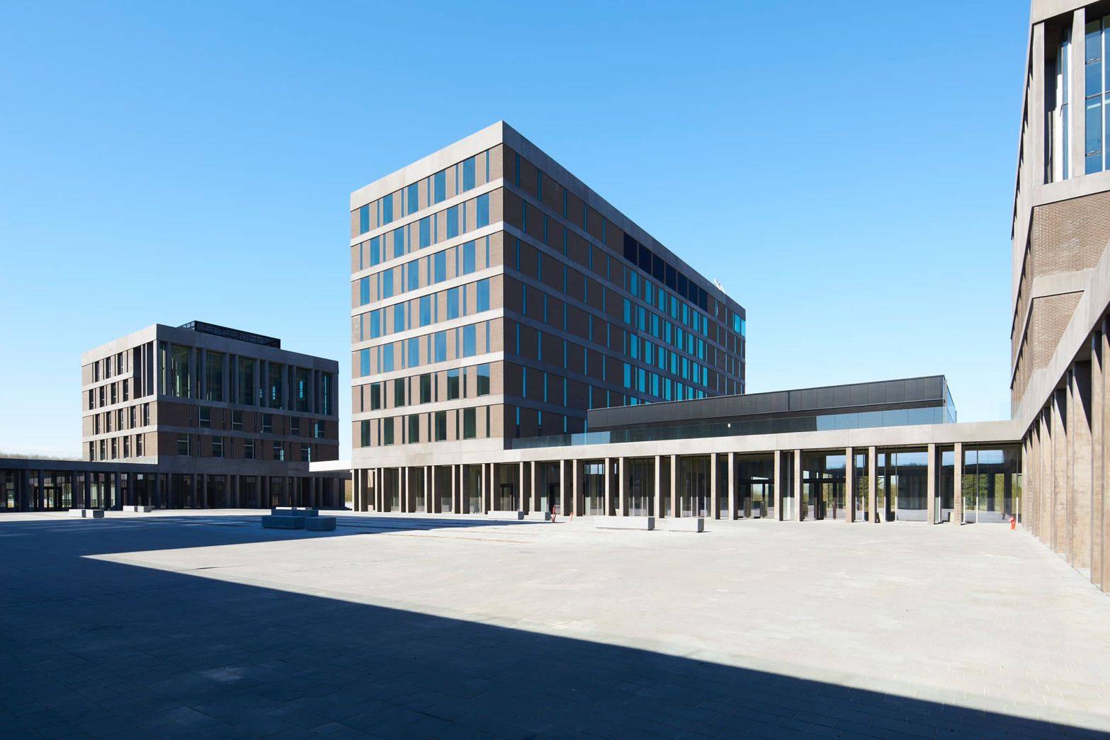 Façade vitrée du China Belgium Technology Center à Louvain-la-Neuve