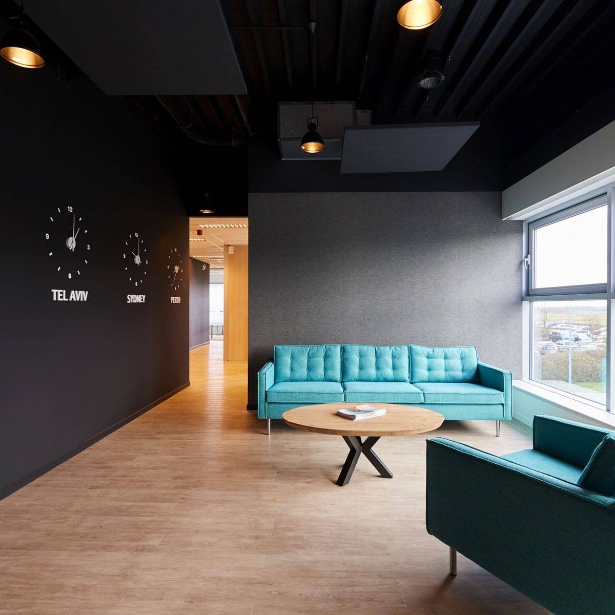 Des espaces techniques devenus accueillants · aménagement de bureaux à Bruxelles