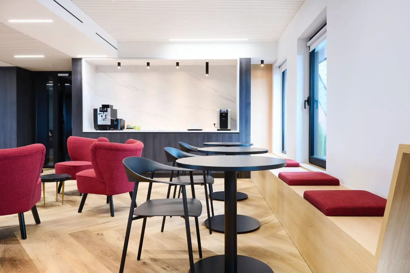 Afore Consulting · Trône 100